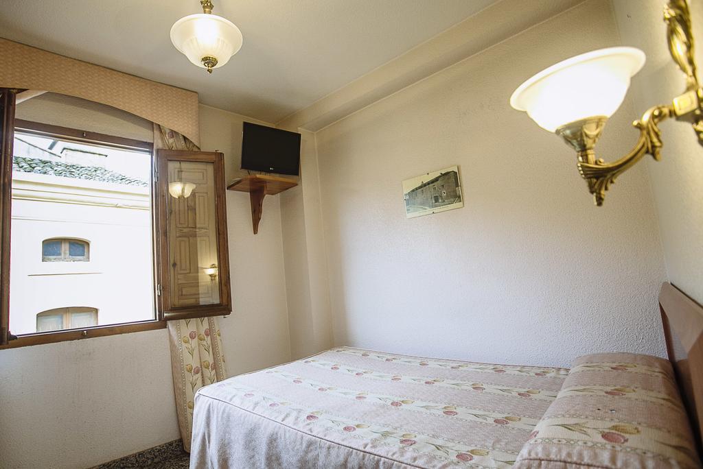 Hostal Plaza Ciudad Rodrigo Ruang foto