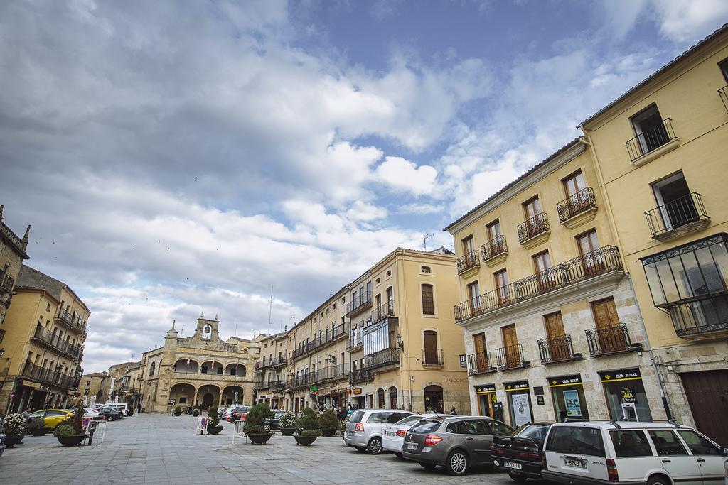 Hostal Plaza Ciudad Rodrigo Bagian luar foto