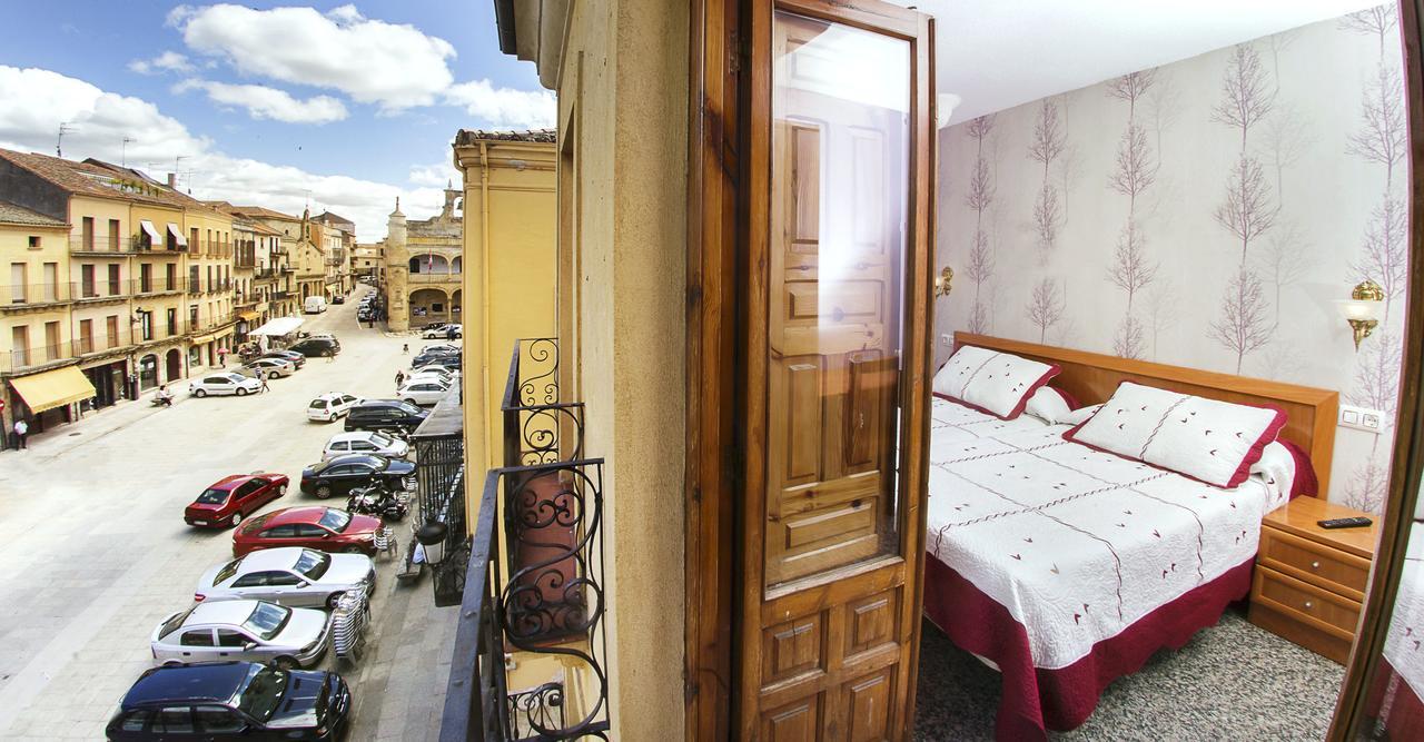 Hostal Plaza Ciudad Rodrigo Bagian luar foto
